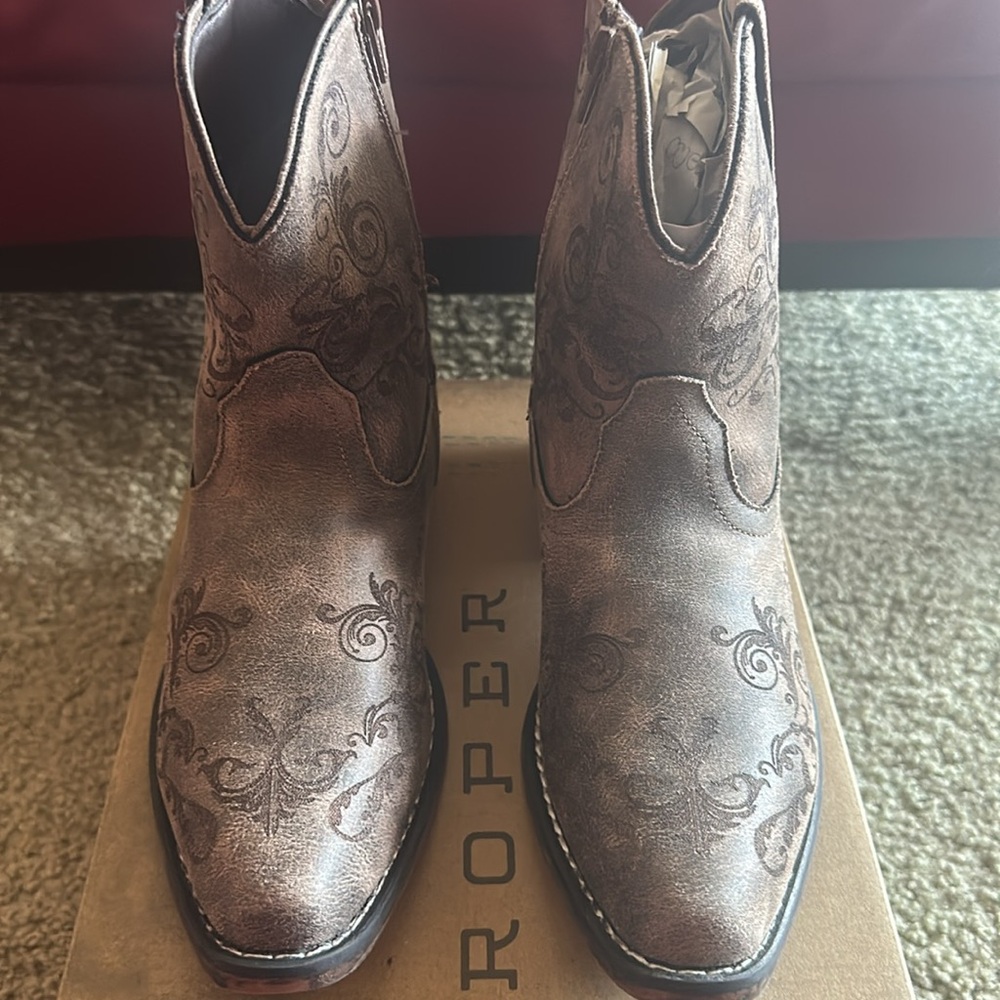 Roper Short Stuff Western Booties Women’s Size 7.5- NWT